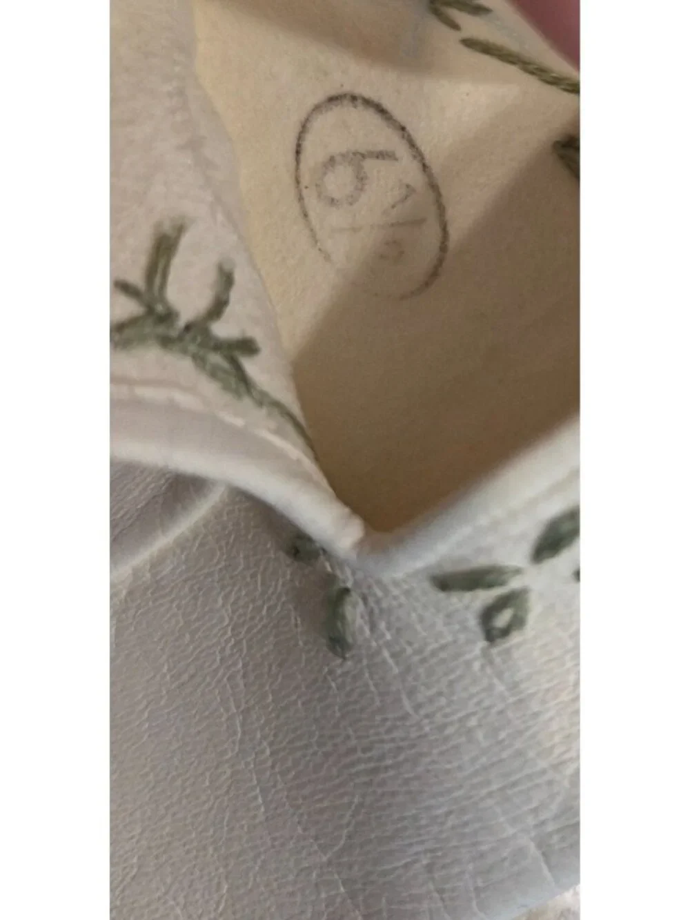 Vintage Womens Size S 6.5 White Leather Formal Gloves Embroidered Flower Dainty